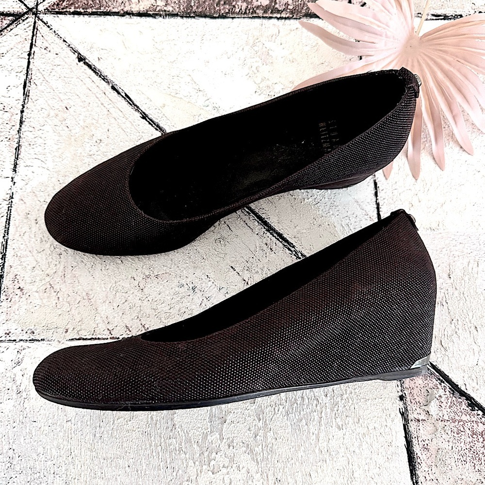 STUART WEITZMAN Black Sojourn Goosebump Textured Wedge Pumps Low Heel Size 8 - Picture 1 of 12